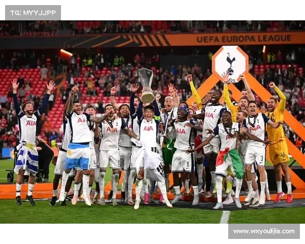 五位塞维利亚欧联杯冠军传奇人物的辉煌历程与成就分析